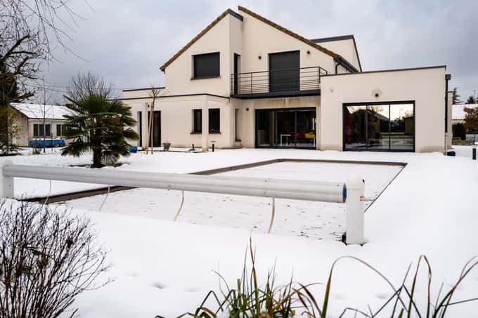 Comment entretenir sa piscine durant l’hiver ?